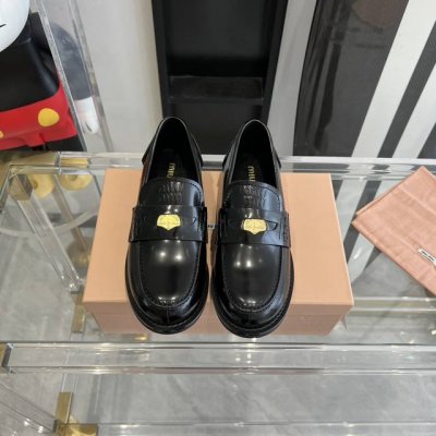 p直销 女鞋 女装 Miumiu 缪缪 23 秋冬爆款 乐福鞋 开边珠牛皮 漆皮 羊猄皮 原版开模绒布 内里羊皮 原版开模大底 原版开发 高端品质所有细节都和Z