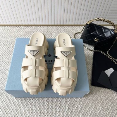 prada 普拉达 2025年新款，闭眼入的爆款罗马锯齿厚底凉鞋 正码:35-41