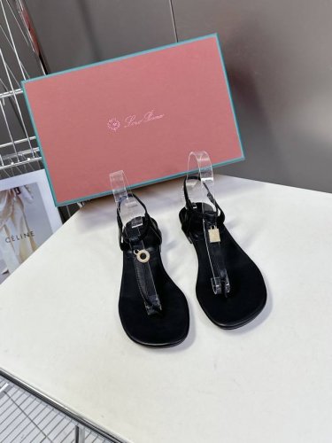 Loro piana经典爆款出品Lp顶级版本 英伦夹脚拖鞋凉鞋 原来这就是传说走两万步都不会累脚的夹脚凉鞋把颜值和脚感都拿捏住了，上脚一走就会被彻底沦陷～极简的