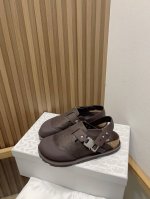 P340- Birkenstock X Dior情侣款全球限量联名款，联名单品重新诠释 Tokio 穆勒鞋和 Milano 凉鞋这两款勃肯标志性单品，将实用功能