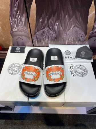 范思哲拖鞋 男鞋高端品牌 官网1:1最新力作：原版开模定制，面料釆用进口原版材料制作，升级版大底，更轻便，防滑。市场顶级品质，简单不失品味，潮人必备，时尚就在脚 - 点击图像关闭