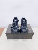 萨洛蒙25春夏全新系列Xt-Whisper 非常轻便！宽松透气不压脚面，而且还是明星同款推荐～上脚增高显腿细！ 鞋面采用也是经典的鞋面波浪形网眼皮革覆盖，搭配K