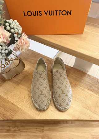 女款 男款200 品牌:louis vuitton 品名:LOUIS VUITTON 男女士商务休闲鞋 1ACW2E 颜色:花色 产地:意大利 适用人群:Men - 点击图像关闭