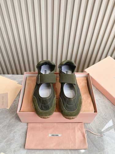 出厂 顶级版本 升级原版开模 正确版 Miumiu 缪缪 25Ss 春夏新款 饼干鞋 阿甘鞋休闲运动鞋Miumiu最新爆款 前卫大胆的设计，Miu Miu风格融