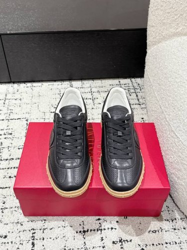 男+10 #情侣款 顶级版本 Valentino华伦天奴 25 Upvillage 情侣休闲运动鞋德训鞋 专业高端，完美复刻，品质一流，全部采用原版1:1材料制