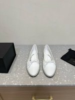 羊皮面 Alexander Wang 大王新款 圆头柳钉 蝴蝶结单鞋 凹凸感带按摩的鞋垫配上注胶 Logo ，搭配最潮圆头+高弹注塑 女王的绝佳搭配！懒人跳舞鞋