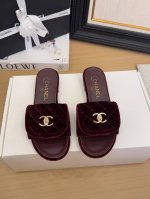 现货发售 *25 专柜 正品级 版本！！ 官方目录： 码数：35、36、37、38、39 34 40 41 需要定做跟客服 沟通 跟高:5Cm 2.5Cm 均配
