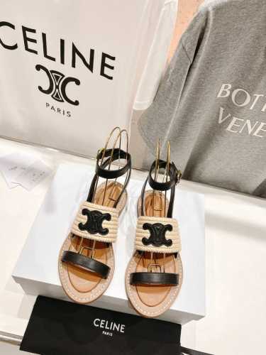 高版本出厂 Celine*塞琳2025春夏新款凯旋门Logo凉拖鞋 高级感十足 网红Ins种草神器、非常复古风、气场十足单品、设计风格非常新颖、高档且非常舒适.
