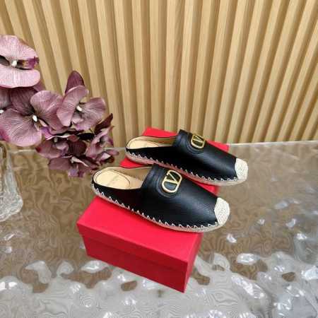华伦天奴 Valentino Garavani 出货快 顶级代购货最高版本渔夫鞋 专柜早春新款网纱V扣渔夫鞋系列 爆款单鞋，上脚很美，购入正品原版Build。 - 点击图像关闭