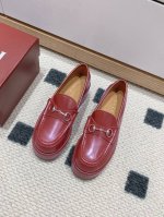 Gucci古驰 最新 双G 老花 厚底 坡跟 马衔扣乐福鞋 原版购入开发 做货 品牌经典元素为这款精致的马衔扣乐福鞋注入隽永格调。光面皮革与浅金色调配件相得益彰