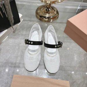 出厂 早春玛丽珍芭蕾舞网纱跳舞鞋新季的潮流要素 脚背一字带单鞋 玛丽珍芭蕾舞传达现代风格 怎么穿都好看 今夏时髦最爱穿上凉凉的完全不想脱下 鞋面网纱 羊皮鞋垫