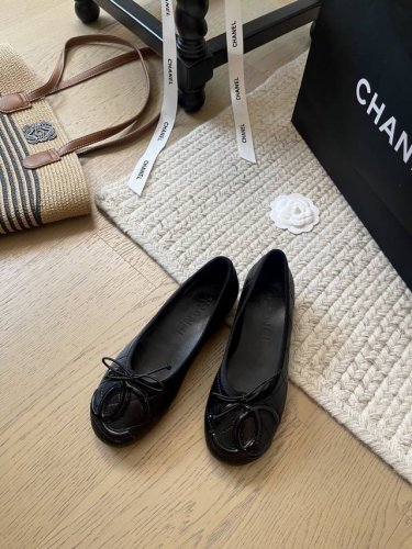 Chanel 25K早春新款康鹏单鞋 顶级版本 对版货 鞋面牛皮 内里垫脚羊皮 原版大底 码数 35-40 定制不退换