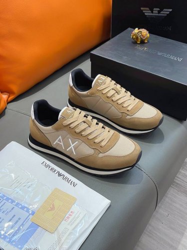 商品名称：Armani 阿玛尼 正规码数: 38-44 休闲鞋 商品材料：精选 牛皮鞋面，柔软羊皮垫脚；原厂特供大底。