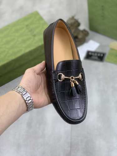 工厂价 实价 古奇gucci 新款经典豆豆鞋；香港原单顶级 精湛工艺 顶级质量高端精品男士休豆豆鞋 英伦时尚风 鞋面采用意大利进口漆皮，舒适透气全进口柔软猪皮内