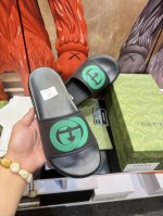 高版本Gucci高端情侣拖鞋，鞋面材质Eva技术，压印品牌Logo，Eva发泡私模大底，细节完美，尽显大牌风范，休闲宽松舒适型，高品质精品，必入收藏款哦！ P：
