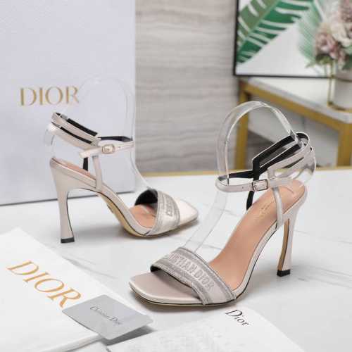 最高版本 Dior 迪奥24S春夏新品 银丝线刺绣工艺 高跟凉鞋 面料采用进口真丝绸缎 内里踮脚均为羊皮 意大利进口真皮大底 跟高：10cm 码数：35-41