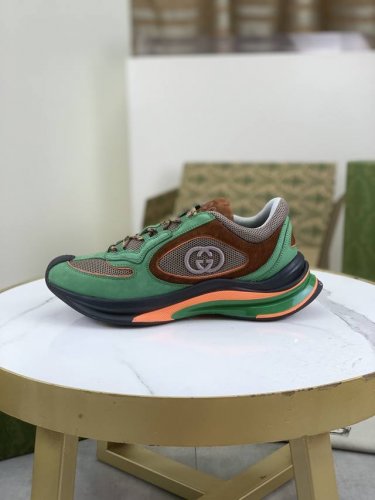 出厂价 顶级版本 Gucci 古奇 最新款限定款情侣升级版休闲鞋！材料均为高端材料定制，超级好看，进口电绣工艺，请各位看清细节认准品质，独家开模高端大底，高品质