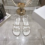 出厂 迪奥 Dior 25Ss 夏季新款 新元素 Dior 春夏新款 钻扣 平底 粗跟 圆头 凉鞋女鞋 圆柱跟凉鞋 圆头粗跟果冻色露趾圆头鞋 市面顶级版本 鞋面