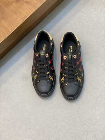 Louis Vuitton 路易威登 -高端品质 原单 情侣装 -鞋面：进口丝绸小牛皮、3D压印品牌图腾、鞋舌.后跟.电绣品牌logo -内里：品牌帆布、垫脚； - 点击图像关闭