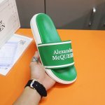 麦昆新品情侣款拖鞋 高端精品， 鞋面采用进口精美原版材料工艺， 精细做工， 鞋底超软，休闲宽松舒适型，全套包装，八色可选，码36-44， 45，46可定做不退换