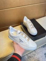 牛里独家首发 原单品质 普拉达～独特现代风运动鞋。休闲乐福原版皮 牛里 拒绝脱色磨脚 鞋底：原厂特供原版底，超酷 系带走路都带风风格设计 超舒服耐磨防滑原版底