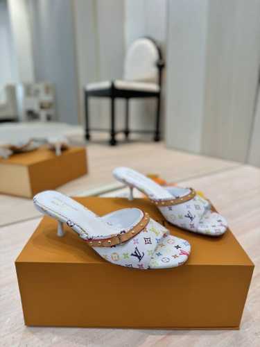 出厂价Pp： 顶级版本 Louis Vuitton Lv路易威登 25 春夏 最新玛丽珍单鞋 简约精致，高级感满满，尽显优雅气质～ 上脚超好看，拉满了夏日美鞋绝