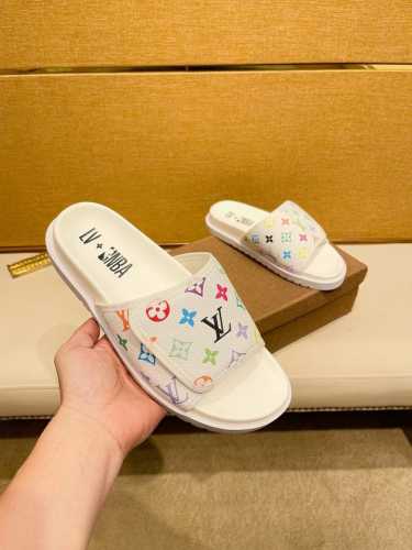 工厂P价 。 Louis V*路易威登高端精品 奢品拖鞋，1:1高端品质，休闲阳光宽松舒适型，最高版本高品质精品，经夏季必入哦！38-44