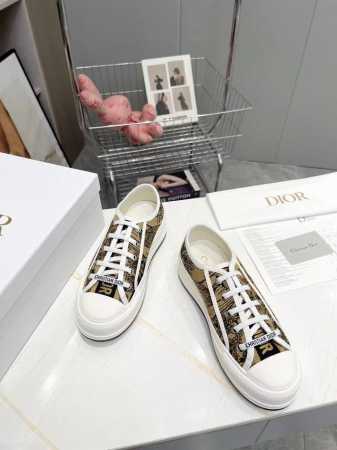 Dior迪奥 Walk'N系列 老花 刺绣 厚底帆布鞋 休闲运动鞋 原版购入开发 这款 Walk'N'Dior 厚底运动鞋是一款时尚单品，提升该系列的格调。Ob - 点击图像关闭