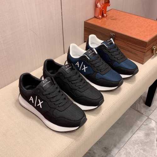 新款: 厂价: 阿玛尼armani* 最新爆款休闲鞋，顶端品牌奢侈～代购，顶级～质量。鞋面選用进口透气牛皮搭配材质透气羊皮垫脚 精细做工。原版个性时尚柔软橡膠耐