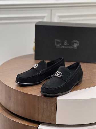 新品Dolce&Gabb*_Dg 高端男士正装鞋休闲皮鞋。 意大利进口头层牛皮鞋面 皮质质感一览无余 小牛皮透气内里 真皮大底高档奢华 款式独特 细节精工细作！ - 点击图像关闭