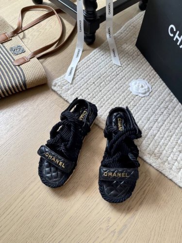 Chanel 25p春夏新款草编厚底凉鞋 顶级版本 抢先发售 夏季独家必备款 鞋面牛皮 内里羊皮 原版木纹橡胶大底 码数 35-40 定制不退不换