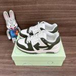 顶级版本Off-White Out Of Office 低帮滑板鞋情侣款白墨绿。 Off-White箭头符号、Ziptie 标签、1Ogo印花等经典元素皆在此呈