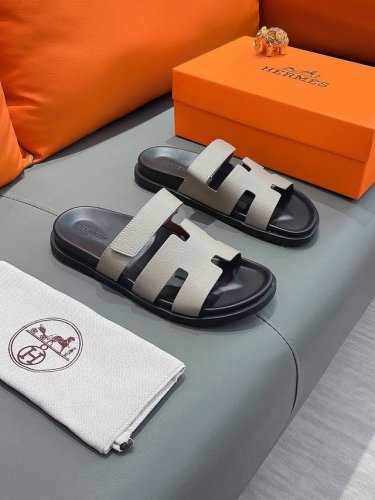 商品名称 Hermes 爱马仕 实价 正规码数: 38-44 拖鞋 商品材料 精选意大利进口原版面料 原厂特供原版底