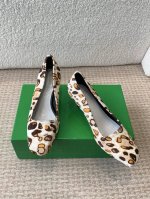 Bottega Veneta 25ss 新款BV 马毛 矮跟 单鞋系列单品优雅材质运用在鞋履上知性优雅干练，满满的高级感小方头设计美美哒 舒适高端 让出行更舒适