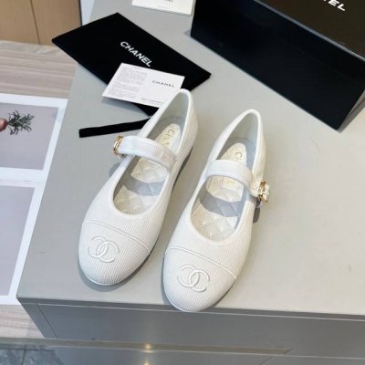 chanel 春夏新款，玛丽珍皮 布面 香奈儿小香C家 24 早春走秀款平底单鞋 舒适玛丽珍鞋 走秀高级成衣定制主打灯芯绒斜纹拼接面料 简约又不失甜美俏皮 立体