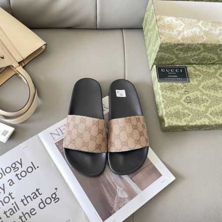 出厂： Gucci 古驰2025顶级专柜 初夏情侣新款 官网上新 独家首发 Gucci 古驰 25S 初夏情侣拖 古驰拖鞋 古驰情侣穿搭 Gucci拖鞋 Guc - 点击图像关闭