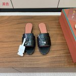 Loro Piana 石头纹平底拖鞋。鞋面石头纹牛皮，羊皮内里及垫脚。真皮中底，真皮包跟。进口真皮大底。码数：34-42 34、40、41、42定制不退换 批：