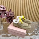 代购级别 MiuMiu 新款复古皮鞋 乐福鞋 休闲鞋 羊毛里 系列上新 皮里 毛里 ★★★★★ 舒适度与时髦度并存的开挂全新系列，设计搭配，简约大方，百搭时尚！