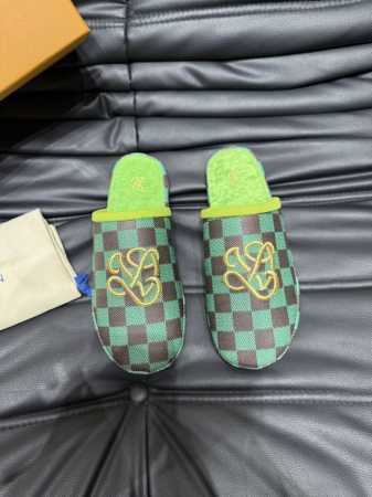 OUIS *UITTO* 新品男士拖鞋，1:1高端品质，休闲阳光宽松舒适型，最高版本高品质精品，经秋必入哦！码数：38-44 - 点击图像关闭