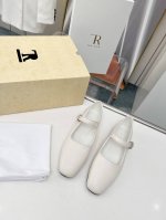 高品质出厂 小众潮牌The Row 复古简约玛丽珍鞋 据说这是本年度最美丽的玛丽珍鞋，法式优雅气质在线、高级又时髦，可盐可甜，文艺又气质！四季可穿的单品，挂扣设