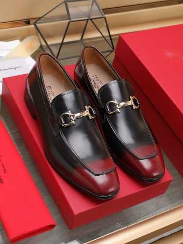 工厂 Ferragamo 最新高端顶端品牌奢侈～代购，顶级～质量。新時尚商务男鞋鞋面選用原版开边珠牛皮牛皮内里，精细做工。原版个性时尚柔软组合耐磨防滑大底，上脚