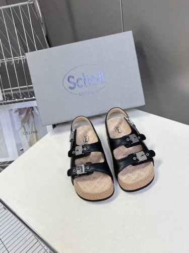 男装10 Balenciaga巴黎世家 X Scholl联名款木塞底勃肯情侣款拖鞋 凉鞋 以巴黎世家的设计才思融合 Scholl 的工艺专长，打造格外舒适的护足