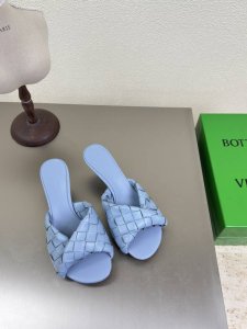 bv Blink 系列拖鞋 15 毫米级 编织单鞋 真皮手工编织 淡蓝色 编织 这款经典款 简直Bv最新天花板啦 双色彩色百搭 简约一块皮15毫米抽条 手工编织