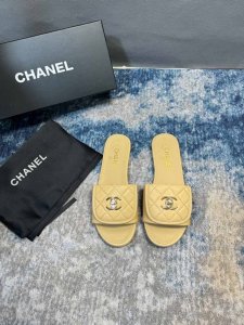 出厂 Chanel 香奈儿2025 新款限定. 这一季山茶花系列真的超美 香奶奶家一贯的优雅名媛气质 高级感十足！上脚非常Nice～ Size：35-40