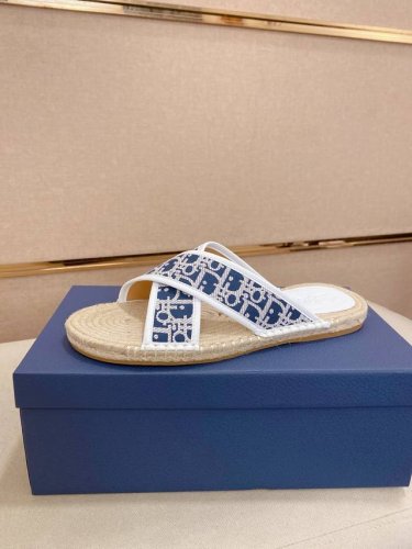 工厂p价p Dior~迪奥拖鞋 男鞋高端品牌 官网1:1最新力作 原版开模定制 面料釆用进口原版材料制作 升级版大底 更轻便 防滑 市场顶级品质 简单不失品味