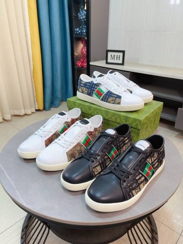 出厂价p Gucci 古奇 新款男鞋高端品牌 最新時尚休闲男鞋 潮流百搭之款 轻松运动风 鞋面意大利进口头层牛皮 真皮内里 加超精细做工 原版个性时尚橡胶耐磨大