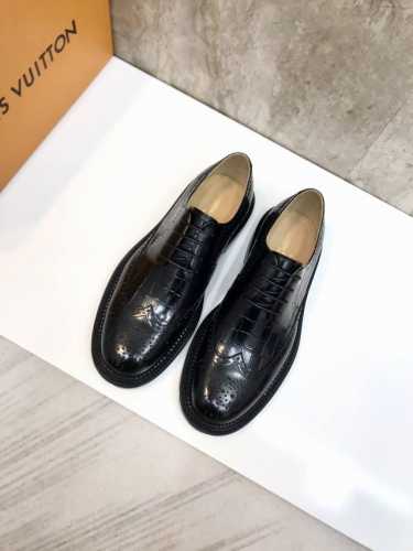 顶级原版 品牌 Louis*Vuitton 路易威登 标准码 38 44 45定做 等级 原单 材料 原版牛皮 胎牛皮内里 顶级原版真皮大底 款式类别 男士时尚