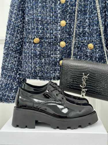 厂价 Celine｜赛琳24Ss早秋新品 系带小皮鞋 Go 材质： 面料采用进口小牛皮 内里采用水染牛皮 原版开模tpu大底 码数: 35-39 40定制