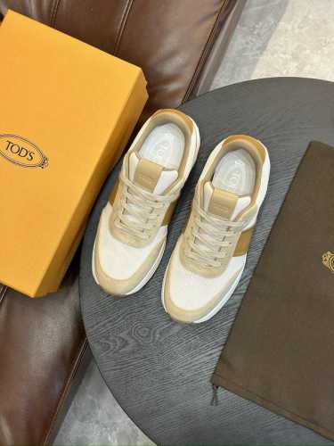 Tod's P: Size,.39-44 38.45订做 TOD'S托德斯运动鞋 本款运动鞋由进口小牛皮、反绒牛皮制成，鞋舌点缀Tod's字母压花，原版大底，轻