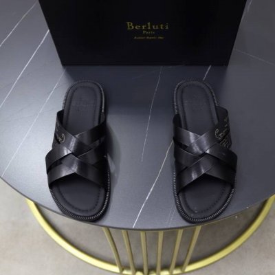 出厂价pp Berlut布鲁提 顶级手工上色牛皮男士拖鞋 全手工制作 有装饰的Sifnos Scritto图纹皮革拖鞋 官 采用进口皮胚古法上色改色处理 鞋面牛